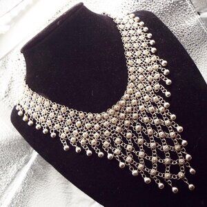 VINTAGE MOROCCAN 76 GR. STERLING SILVER OPEN FILIGREE "V" FRONT NECKLACE C1